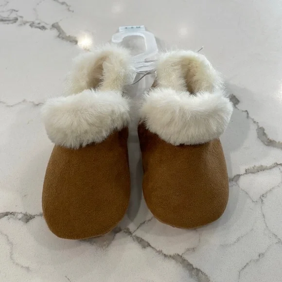Old Navy 3-6m baby booties Unisex Faux-Fur-Lined Cozy Boots in cognac nwt - Picture 1 of 9